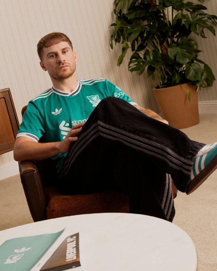 乔伊斯领衔, dingy, ue