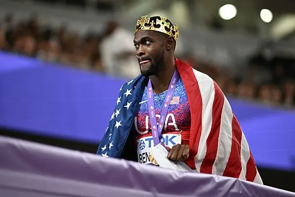 并称移位的, 的栏架, 庆祝