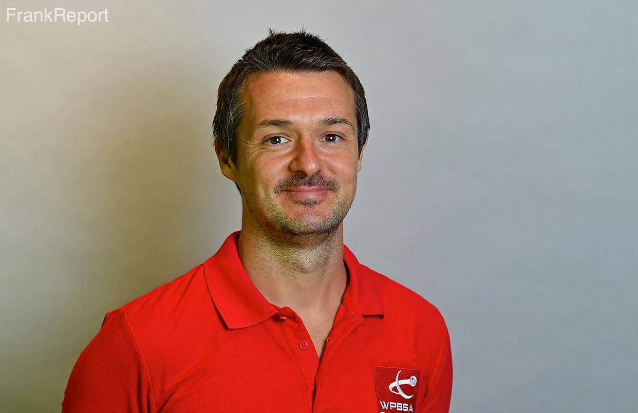 奥沙利文是, 霍尔特进行